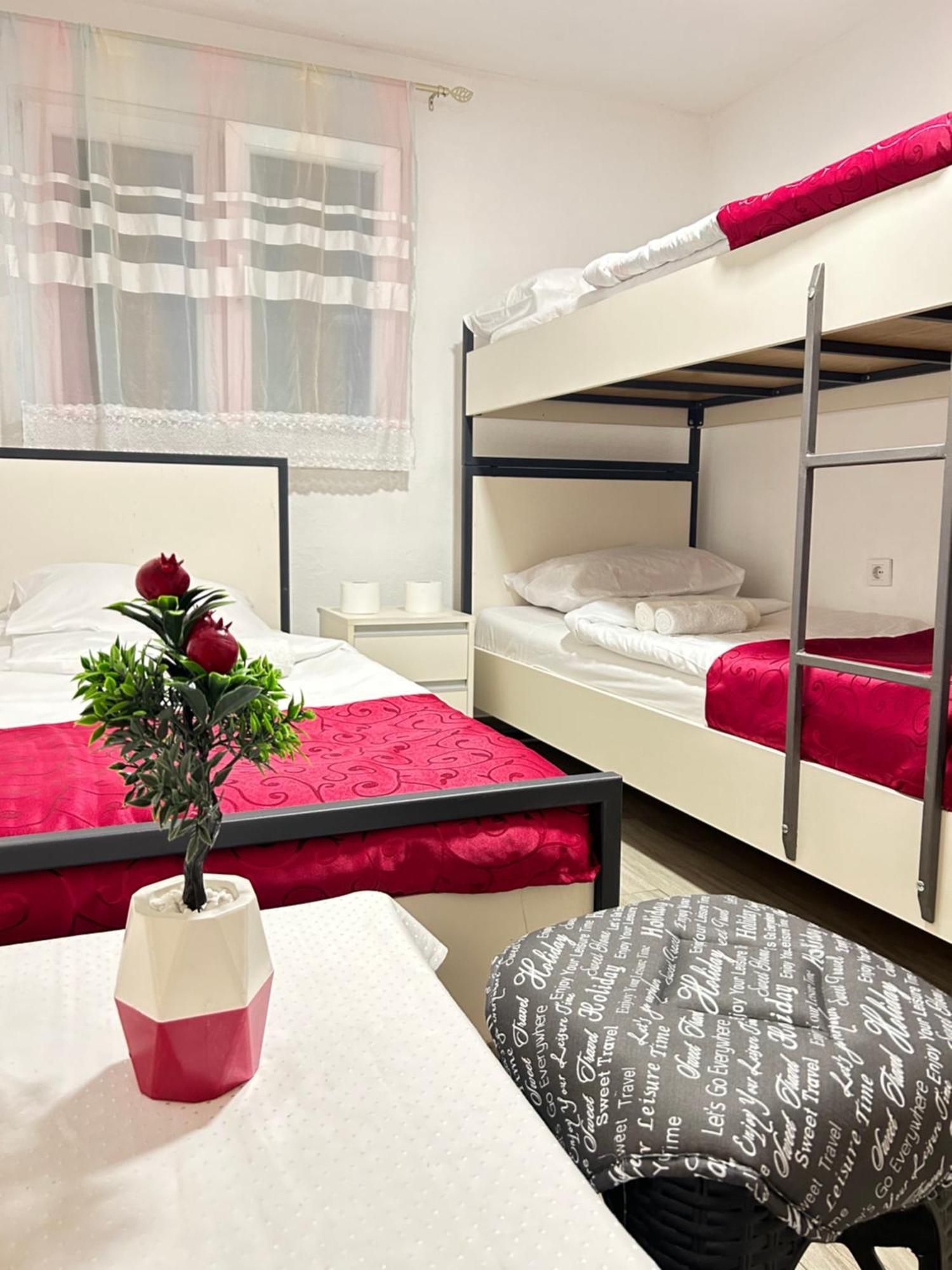 Hostel Sneza Podgorica Zewnętrze zdjęcie